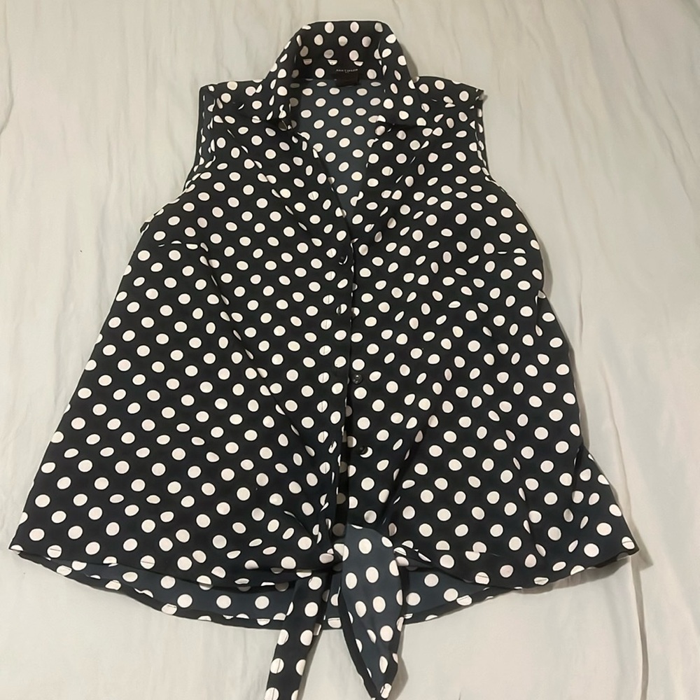 Ann Taylor blue/white polka dot sleeveless top with tie